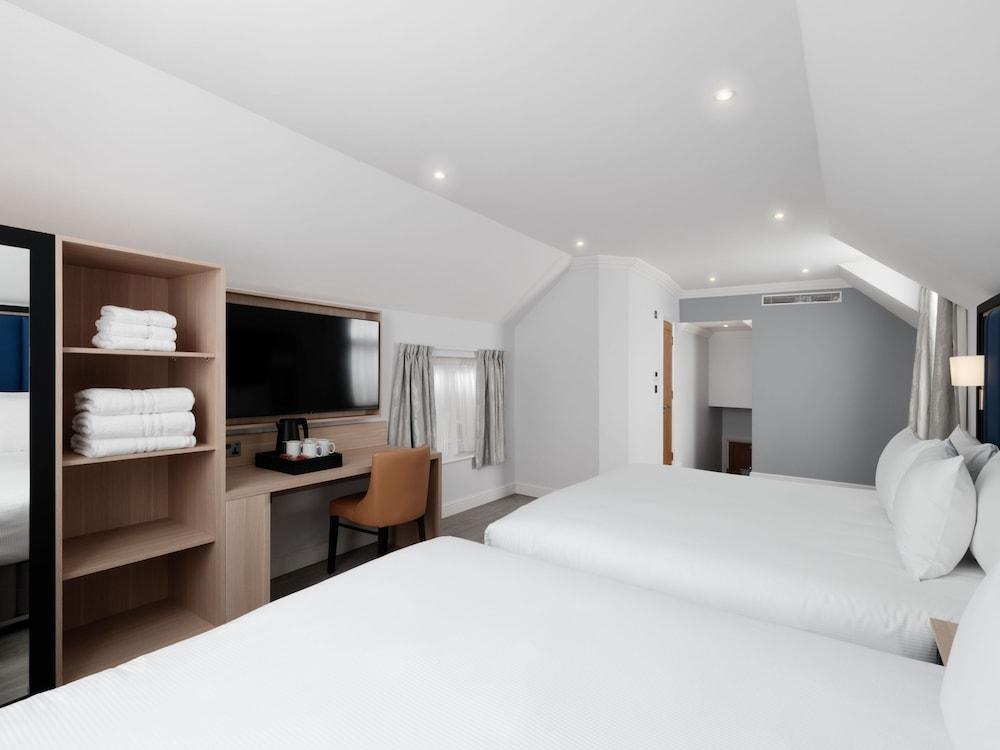 Spark by Hilton London Chiswick Room Type - Family Room