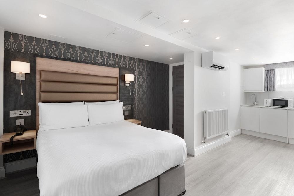 Spark by Hilton London Chiswick Room Type - Studio, Double Bed No Window