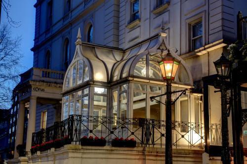 Corus Hyde Park Hotel - Tap to explore photos