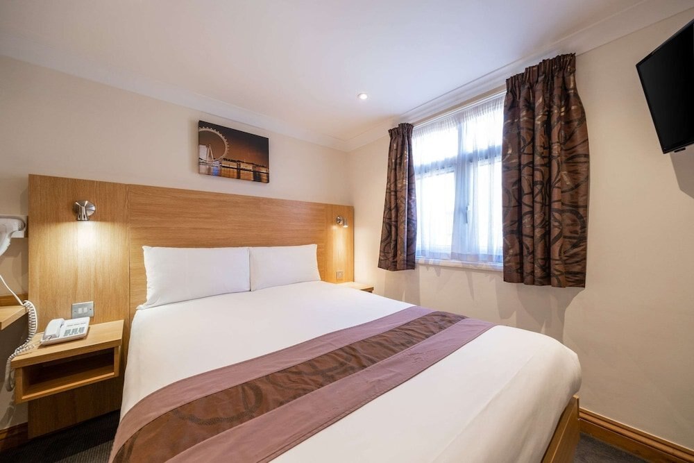 Comfort Inn Hyde Park Room Type - Standard Room, 1 Queen Bed, Non Smoking