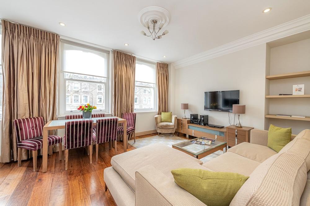 Claverley Court Room Type - Deluxe Apartment Two bedroom