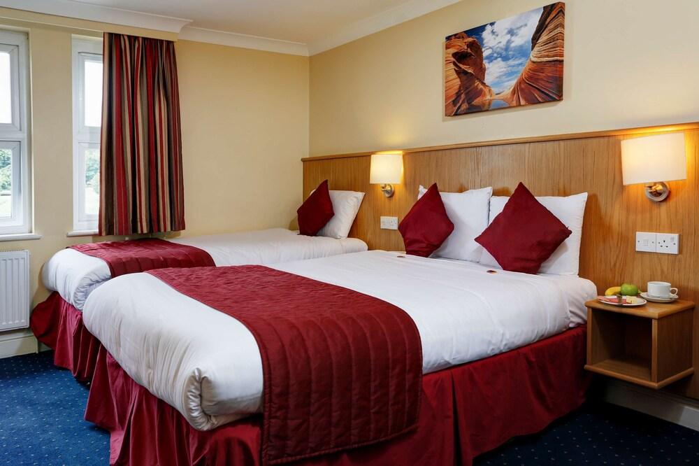 Best Western London Highbury Room Type - Family Room, 2 Double Beds, Non Smoking (Third bed is Single Bed) Best Western London Highbury Room Type - Family Room, 2 Double Beds, Non Smoking (Third bed is Single Bed)
