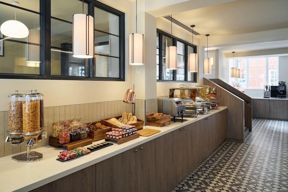 Four Points Flex by Sheraton London Euston - Tap to explore photos