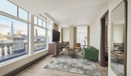 Hyatt Regency London Blackfriars - Tap to explore photos