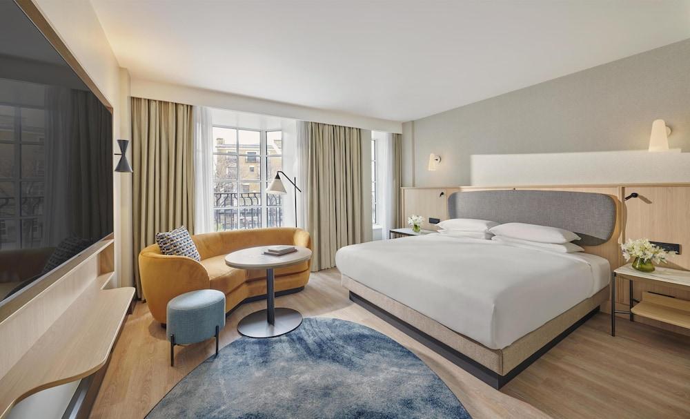 Hyatt Regency London Blackfriars Room Type - Room, 1 King Bed (High Street View)