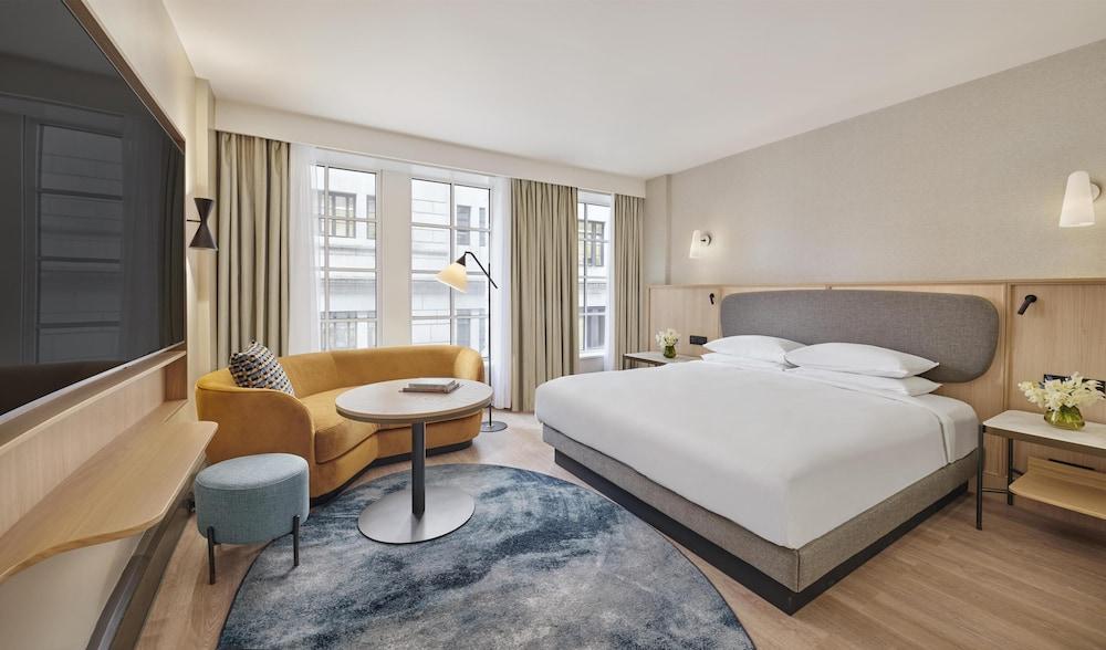 Hyatt Regency London Blackfriars Room Type - Club Room, 1 King Bed