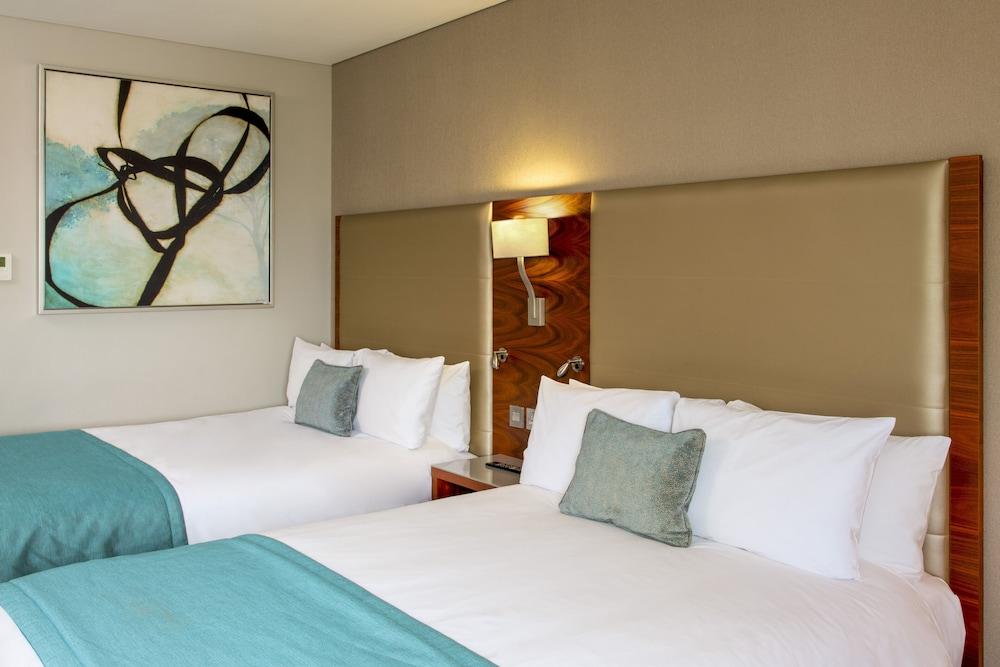 Crowne Plaza London - Docklands Room Type - Standard Room, 2 Double Beds Crowne Plaza London - Docklands Room Type - Standard Room, 2 Double Beds