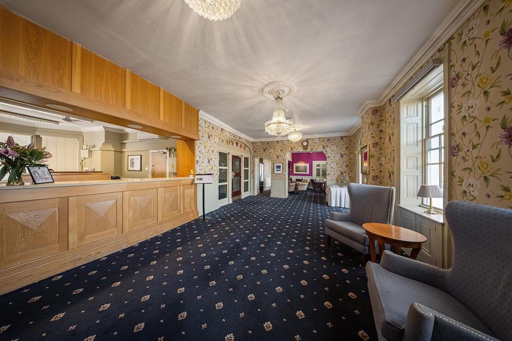 The Clarendon Hotel - Blackheath - Tap to explore photos
