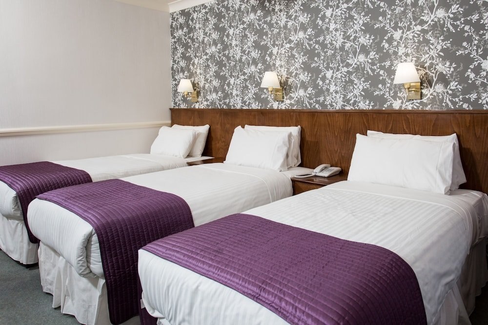 The Clarendon Hotel - Blackheath Room Type - Triple Room (Crown, 3 Single Beds)