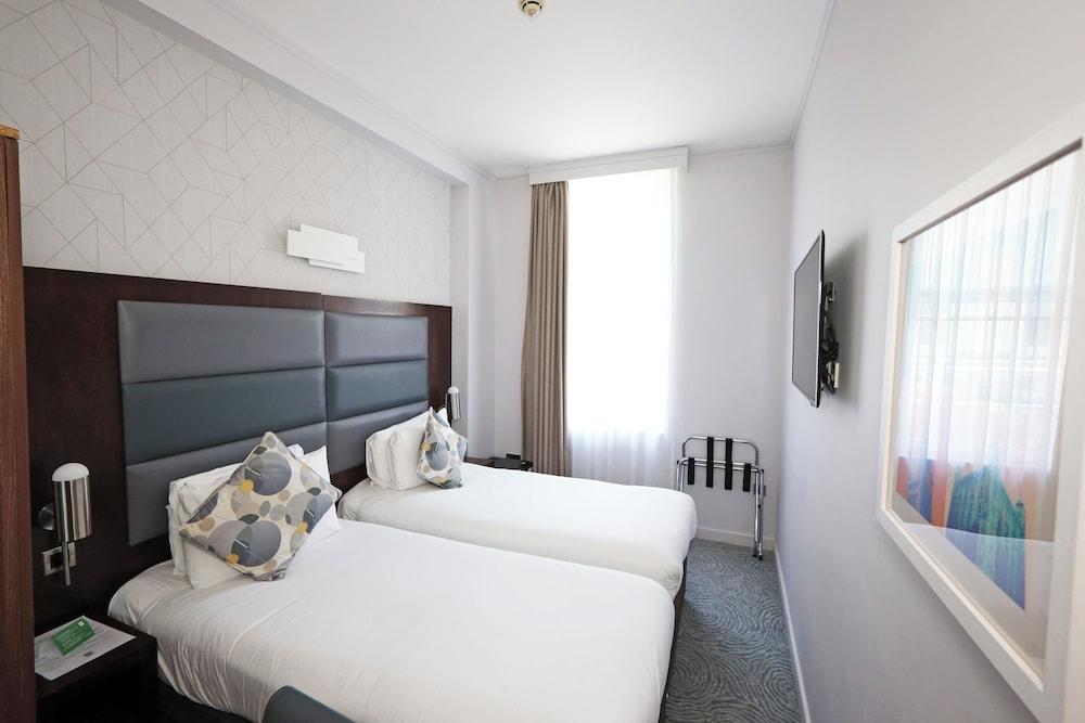 Mercure London Paddington Room Type - Standard Twin Room