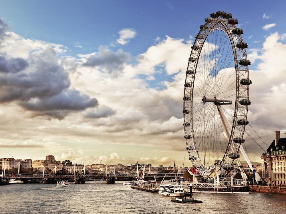 Mercure London Paddington - Tap to explore photos