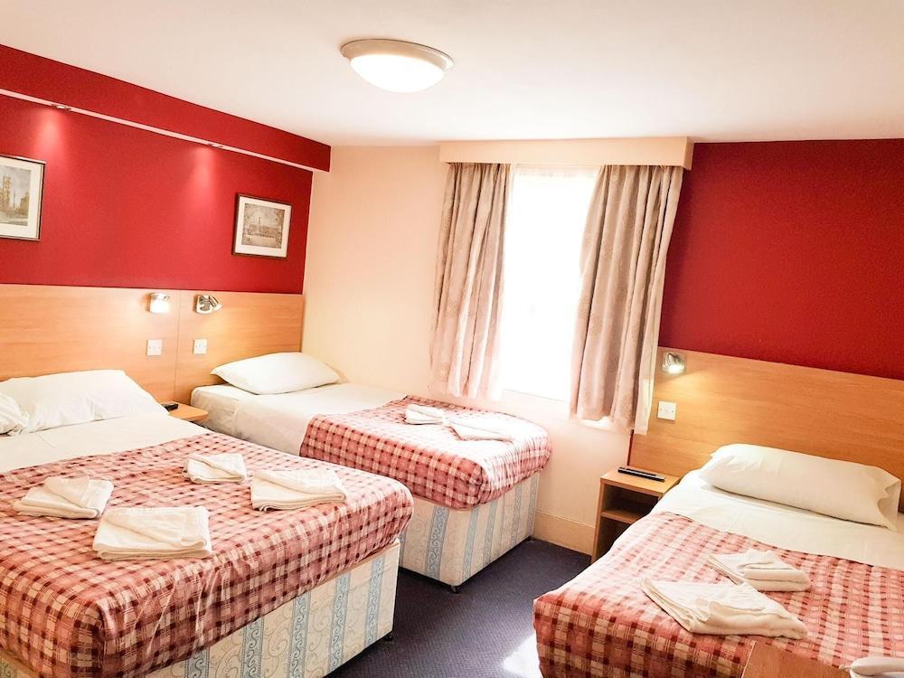Carlton Hotel Room Type - Quadruple Room