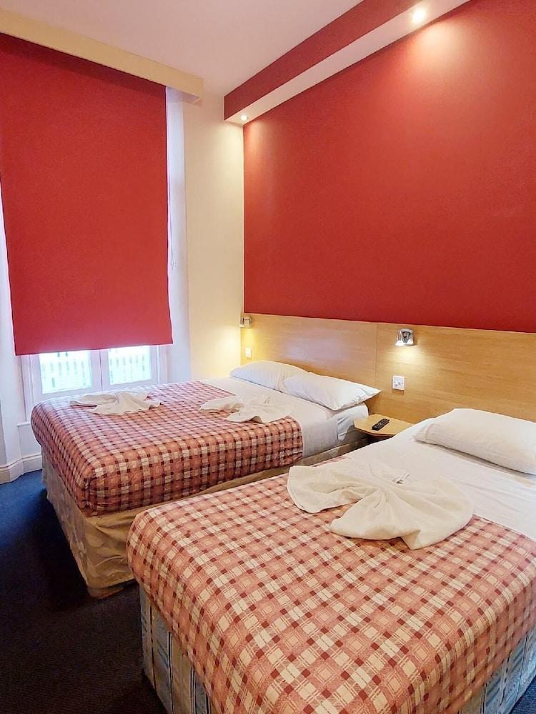 Carlton Hotel Room Type - Triple Room