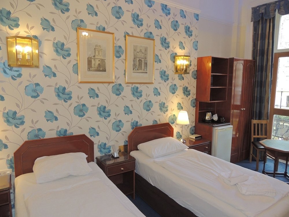 Dolphin Hotel Room Type - Triple Room