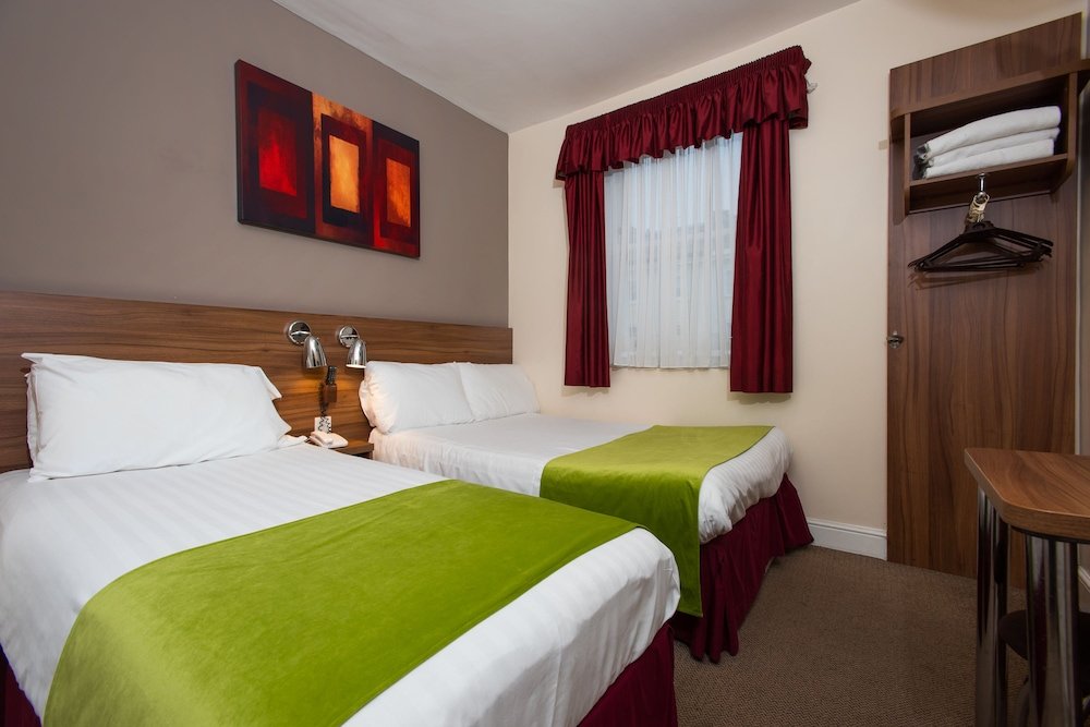 Dover Hotel London Room Type - Triple Room