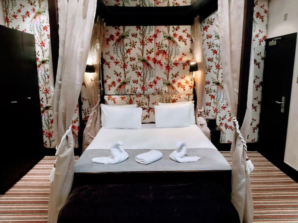 Edward Hotel Paddington Room Type - Suite
