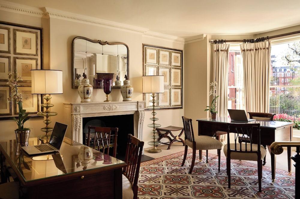 The Egerton House Hotel