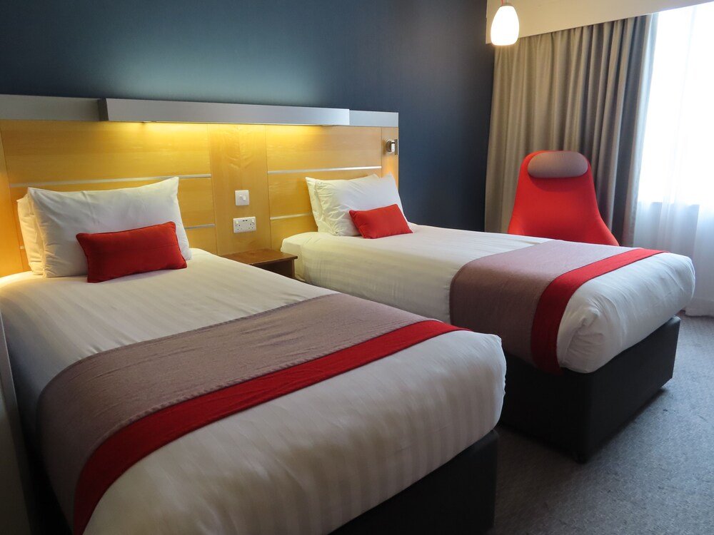 Holiday Inn Express LONDON - LIMEHOUSE - Tap to explore photos