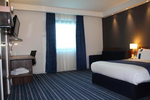 Holiday Inn Express LONDON - STRATFORD - Tap to explore photos