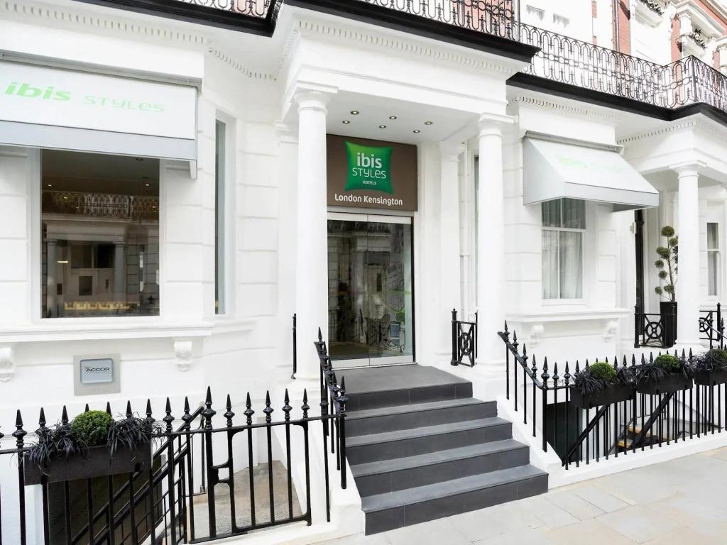 Heeton Concept Hotel Kensington - Tap to explore photos
