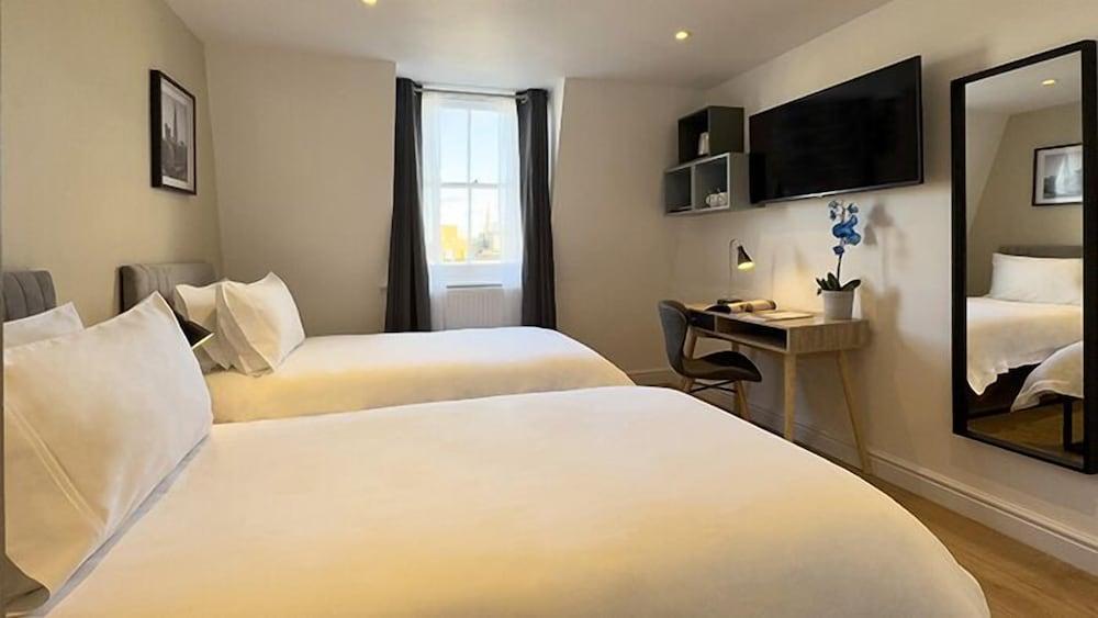 Berjaya Eden Park London Hotel Room Type - Premier Twin Room