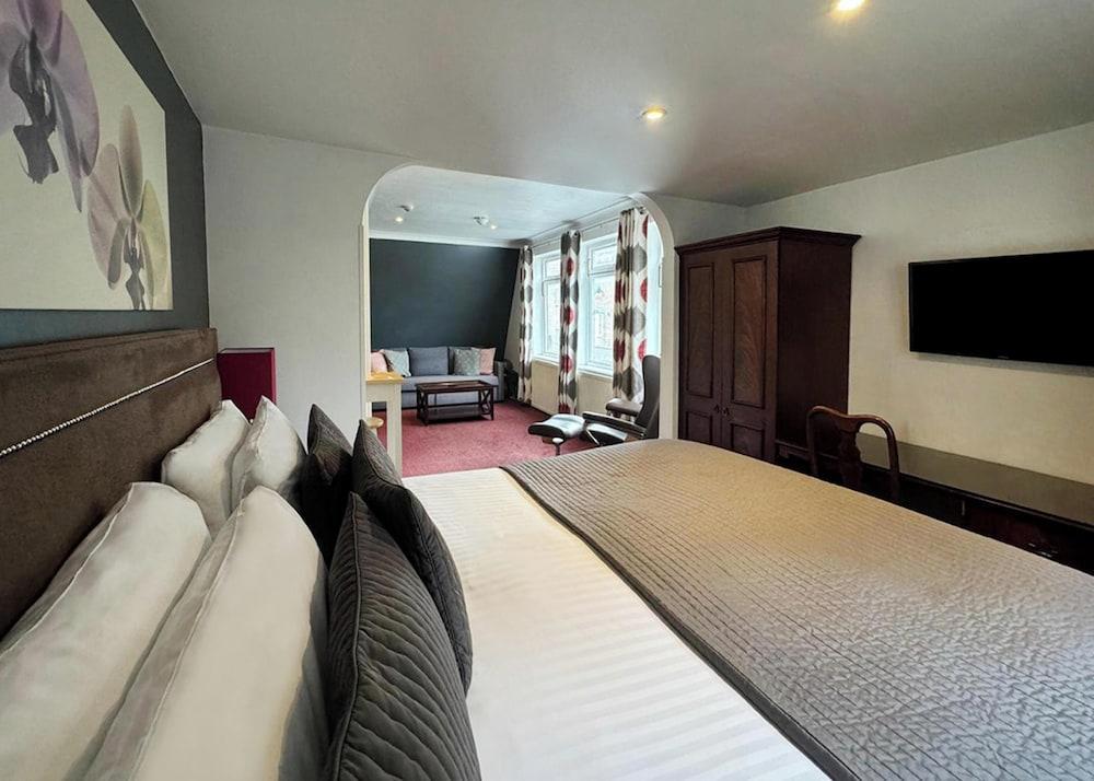 Berjaya Eden Park London Hotel - Tap to explore photos