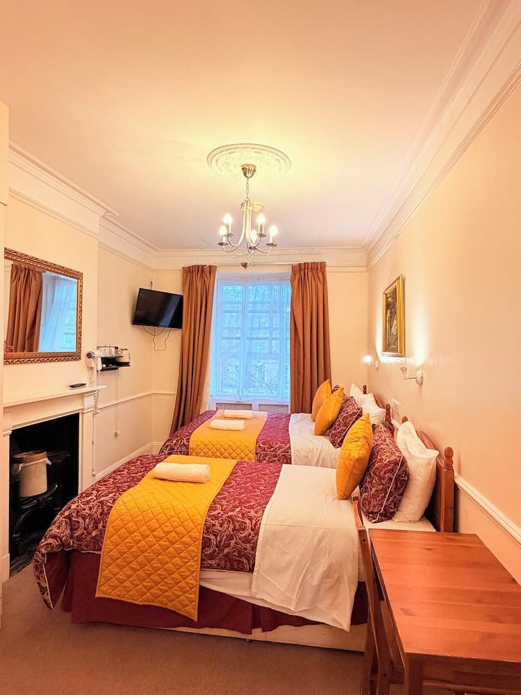 Europa House Hotel Room Type - Standard Triple Room