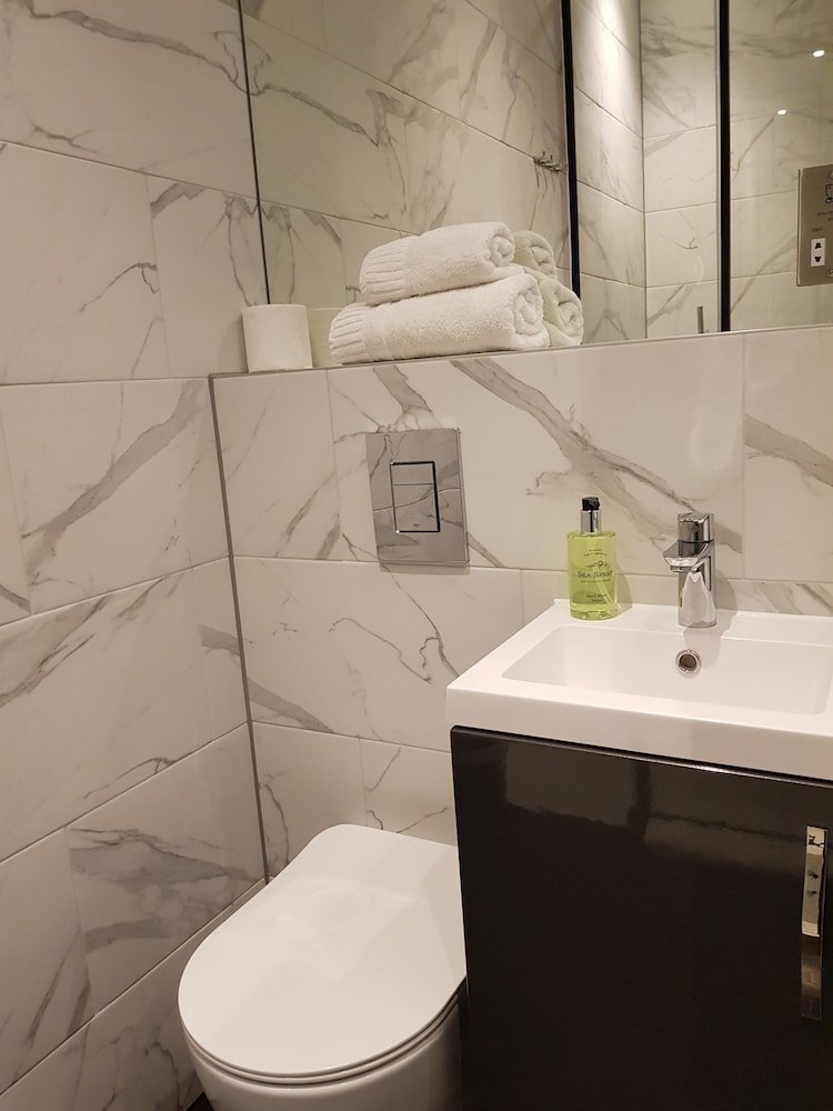Euston Square Hotel - Tap to explore photos