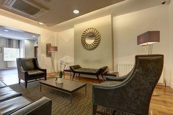 Euston Square Hotel - Tap to explore photos