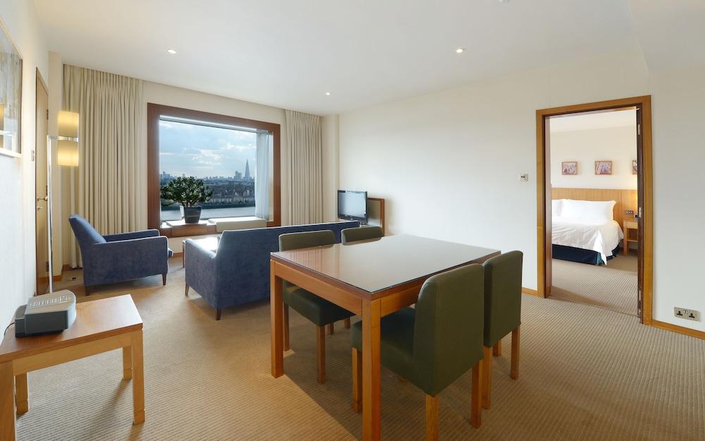 Canary Riverside Plaza Hotel Room Type - Suite, 1 Bedroom, River View