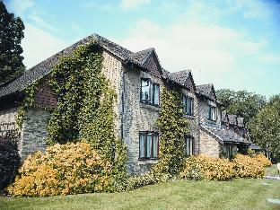 Best Western Plus Grim's Dyke Hotel - Tap to explore photos