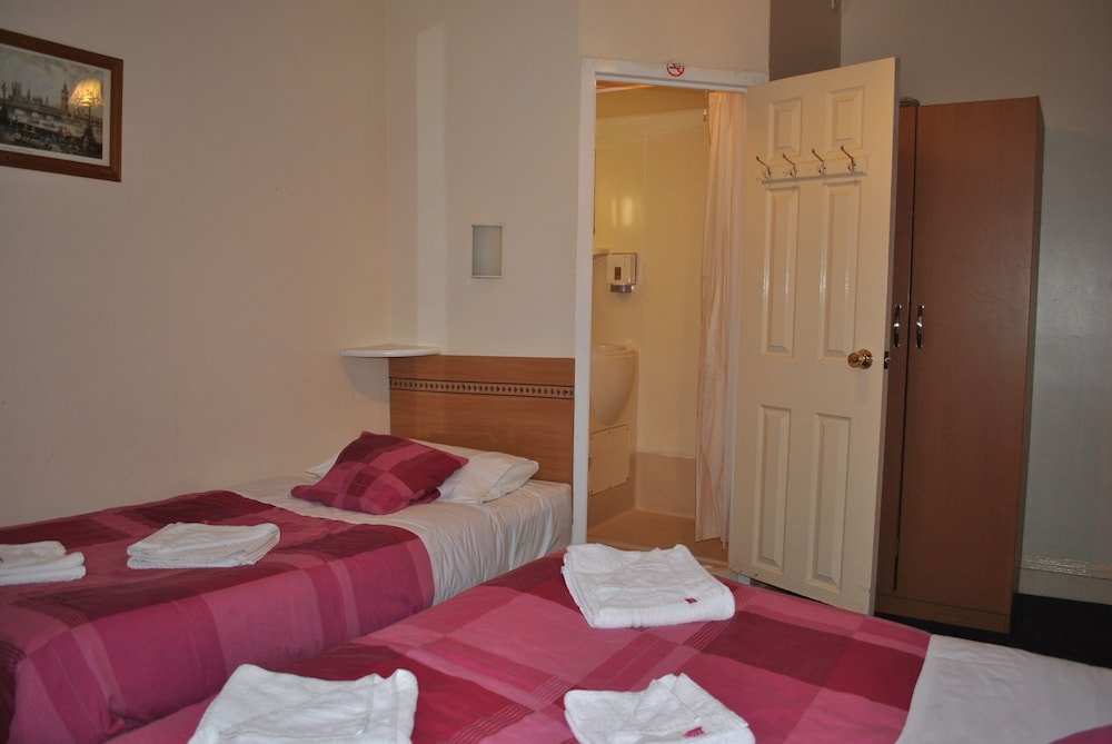 Guilford House Hotel Room Type - Triple Room