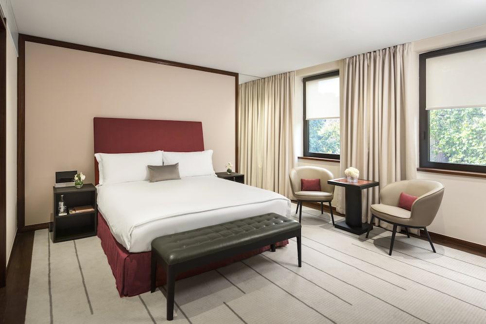 COMO The Halkin Room Type - City Room
