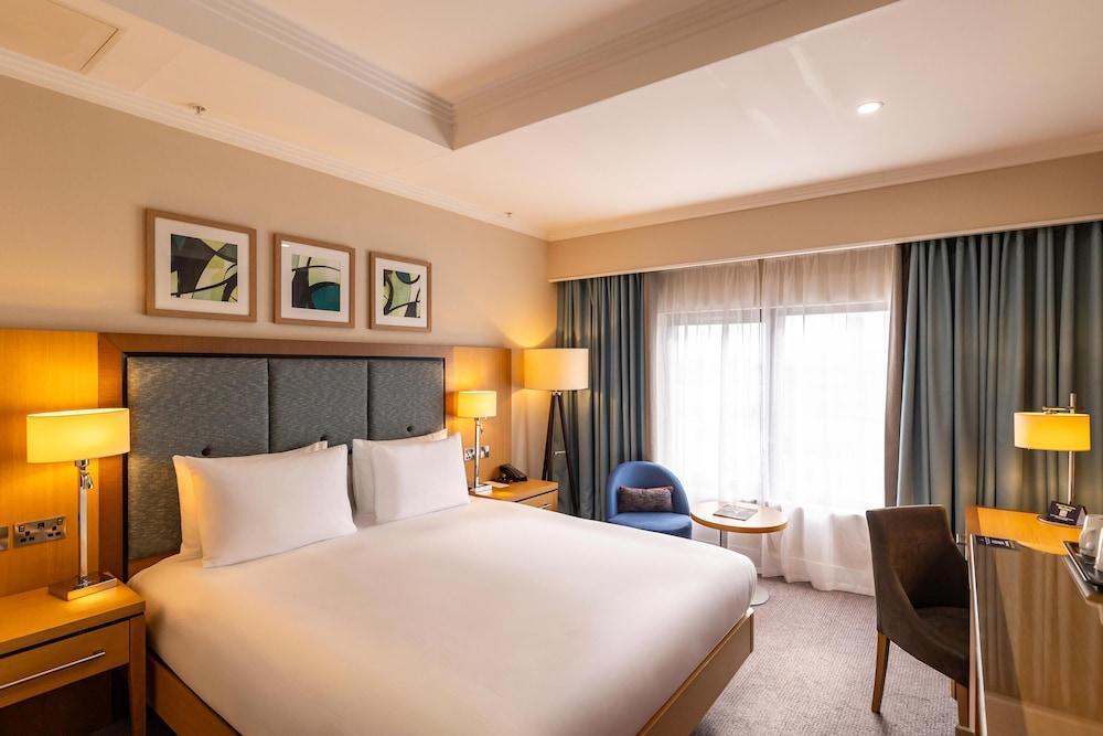 DoubleTree by Hilton London Victoria Room Type - Room, 1 Queen Bed