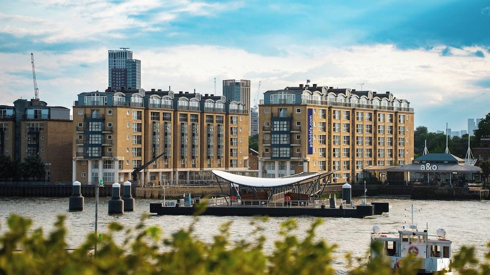 a&o London Docklands Riverside - Tap to explore photos