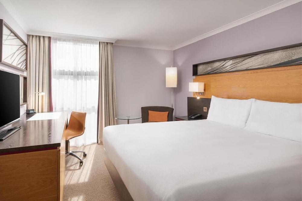 Hilton London Kensington Room Type - DOUBLE SUPERIOR ROOM