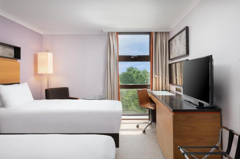 Hilton London Kensington - Tap to explore photos