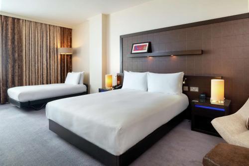 Hilton London Canary Wharf - Tap to explore photos