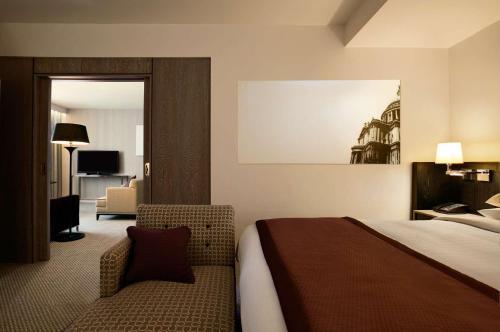 Hilton London Angel Islington - Tap to explore photos