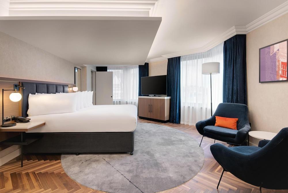 Hilton London Metropole Room Type - TWO BEDROOM FAMILY SUITE