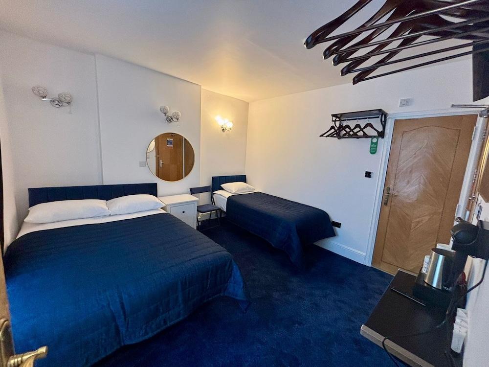 Jubilee Hotel Kensington Room Type - Triple Room