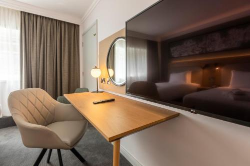 Holiday Inn LONDON - REGENT'S PARK - Tap to explore photos