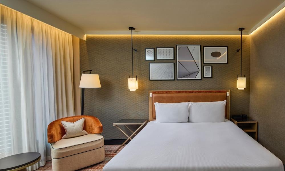 Hilton London Tower Bridge Room Type - KING DELUXE ROOM