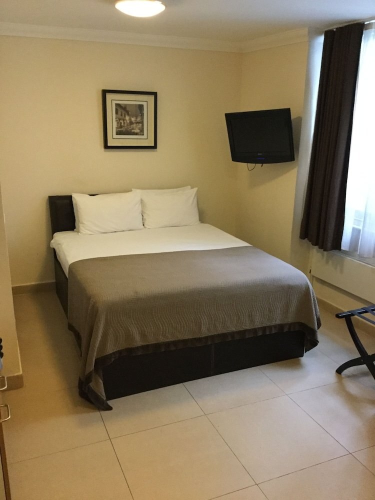 The Royale Chulan Hyde Park Room Type - Standard Triple Room