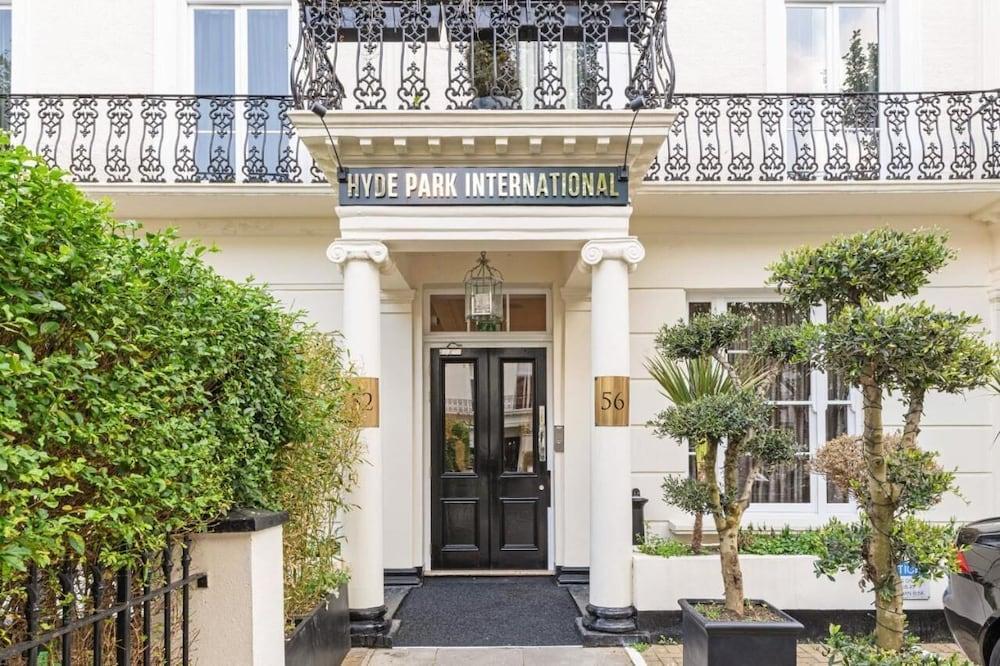 Hyde Park International - Tap to explore photos