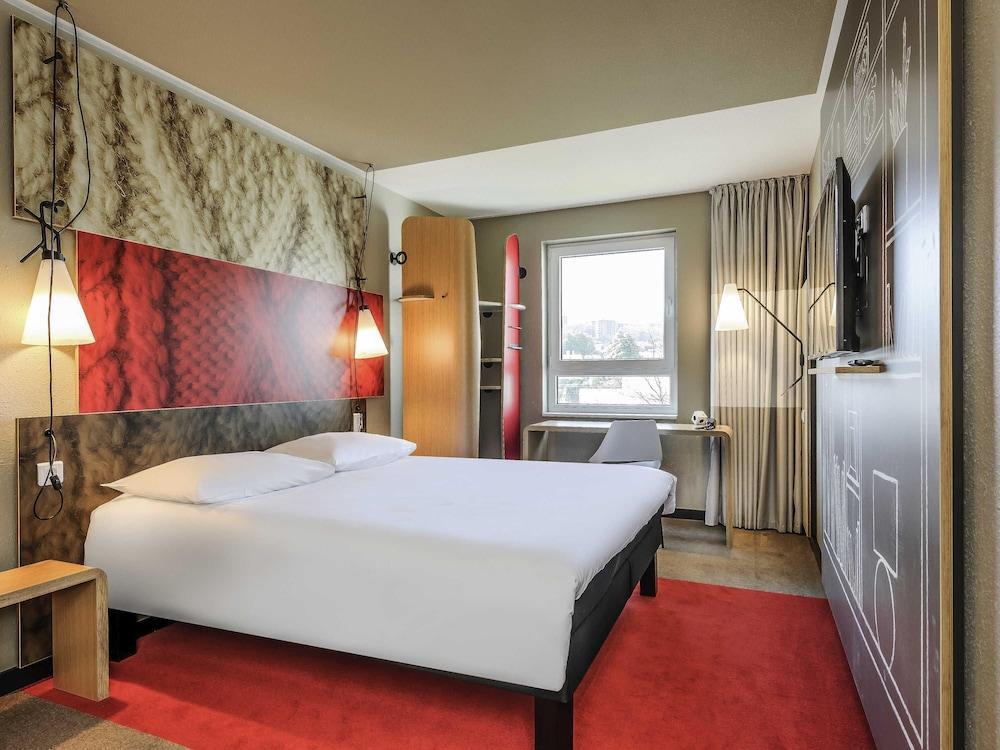 ibis London Stratford Room Type - Double Sweet Room by Ibis