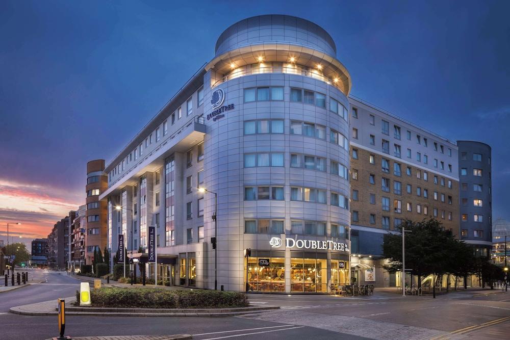 DoubleTree by Hilton Hotel London - Chelsea - Tap to explore photos