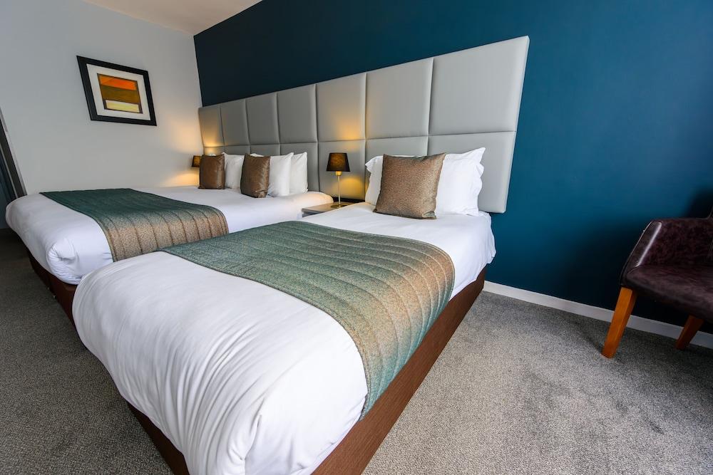 Kensington Court Hotel Room Type - Triple Room