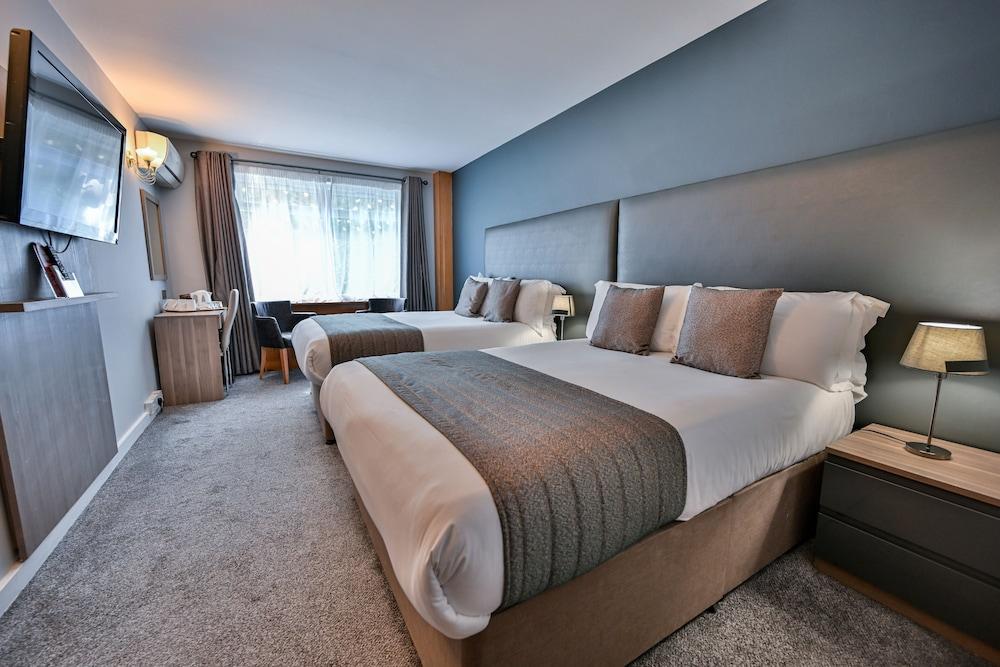 Kensington Court Hotel Room Type - Quadruple Room