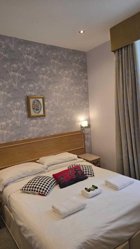 Kingsway Park Hotel at Park Avenue Room Type - Double Room